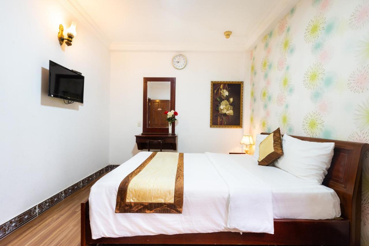 Cosmo Central Hotel Ho Chi Minh Exterior photo